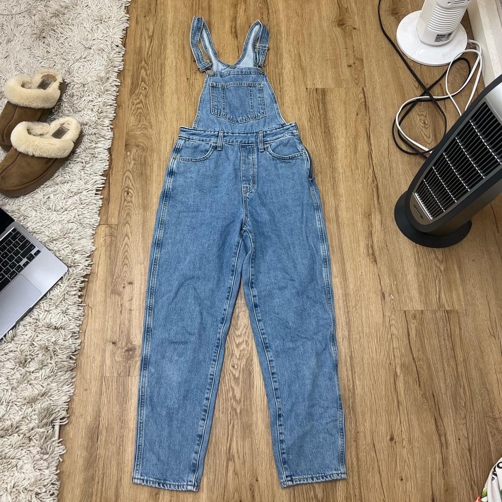 Levi’s overalls